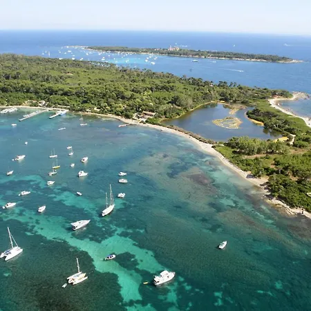 Aout 32 公寓 戛纳