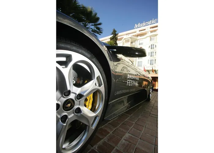 Aout 32 アパート カンヌ