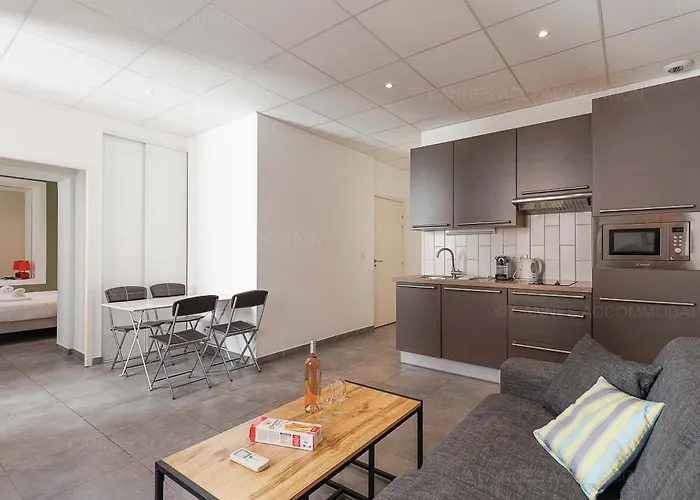 アパート Aout 32 *