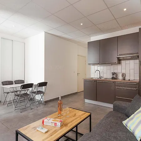 Appartement Aout 32 *